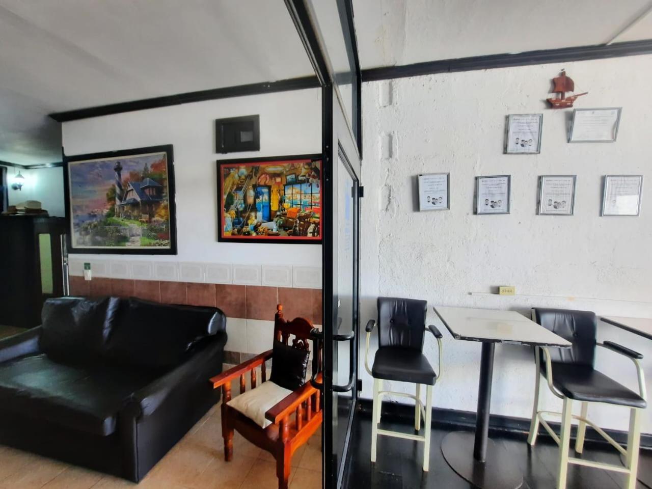 Hotel Garcias Suites, Linares Exterior photo